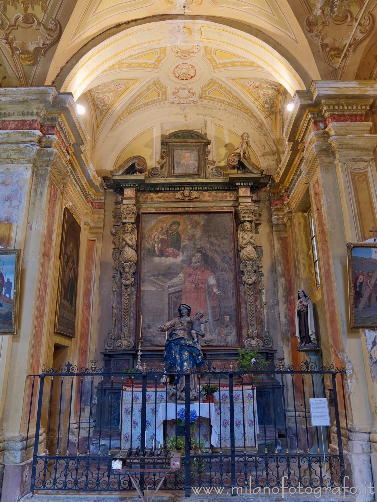 Campiglia Cervo (Biella, Italy) - Carved wood altar in a lateral chapel of the Parish Church of the Saints Bernhard und Joseph